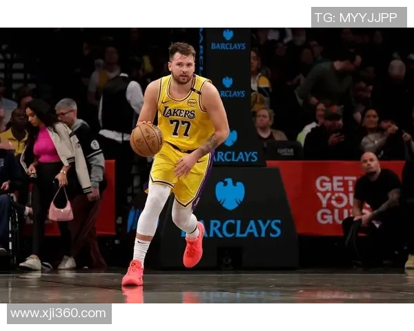 湖人遭遇大逆转落后14分东契奇独撑全场替补表现惨淡仅得4分